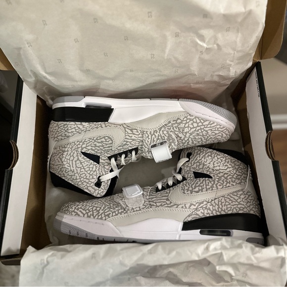 Jordan legacy 312 flip new with box